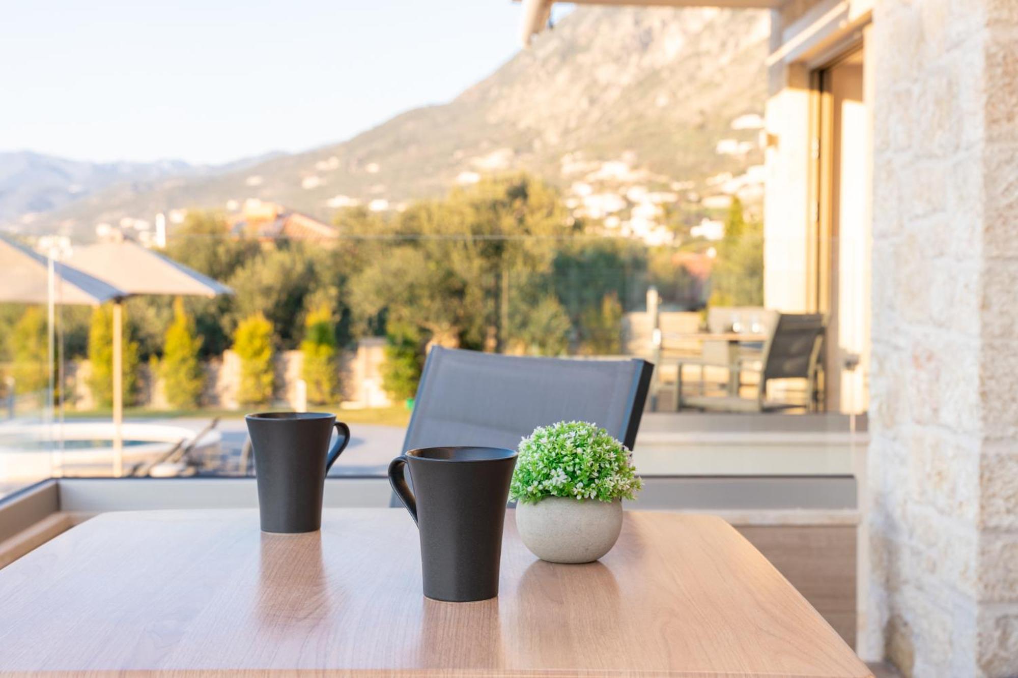 Esthisea Suites Каламата Экстерьер фото