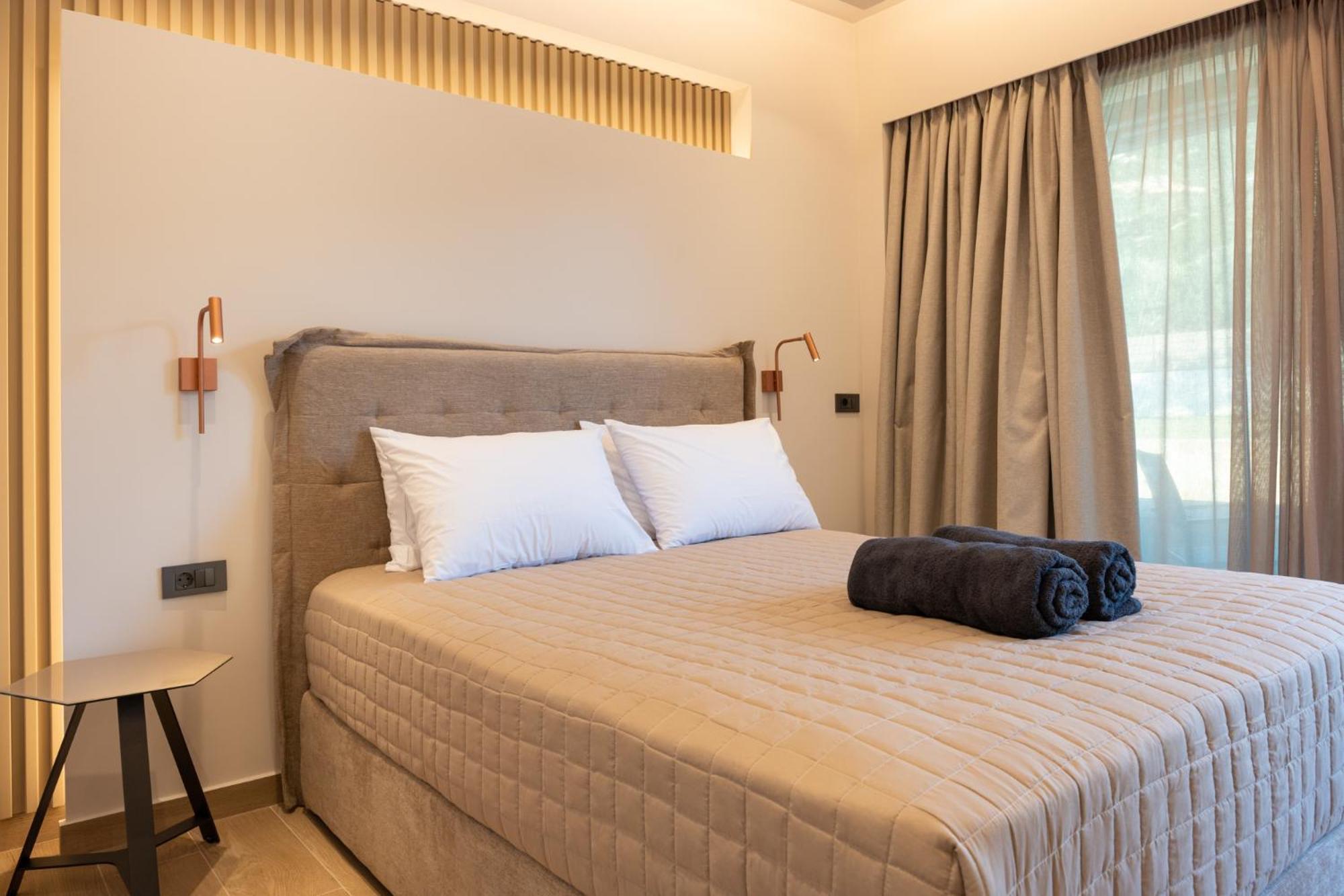 Esthisea Suites Каламата Экстерьер фото