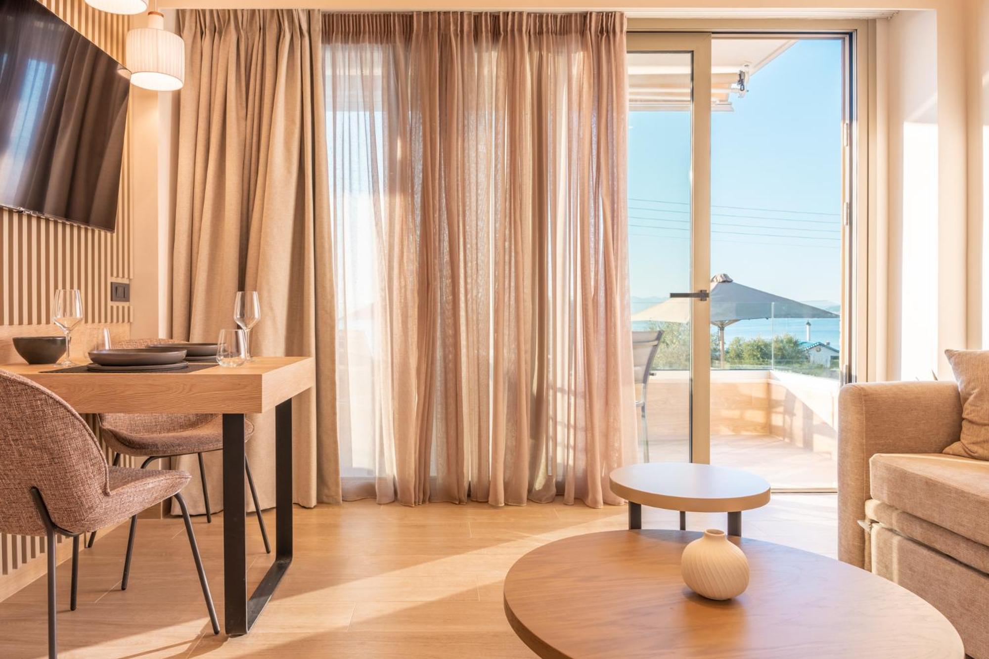 Esthisea Suites Каламата Экстерьер фото