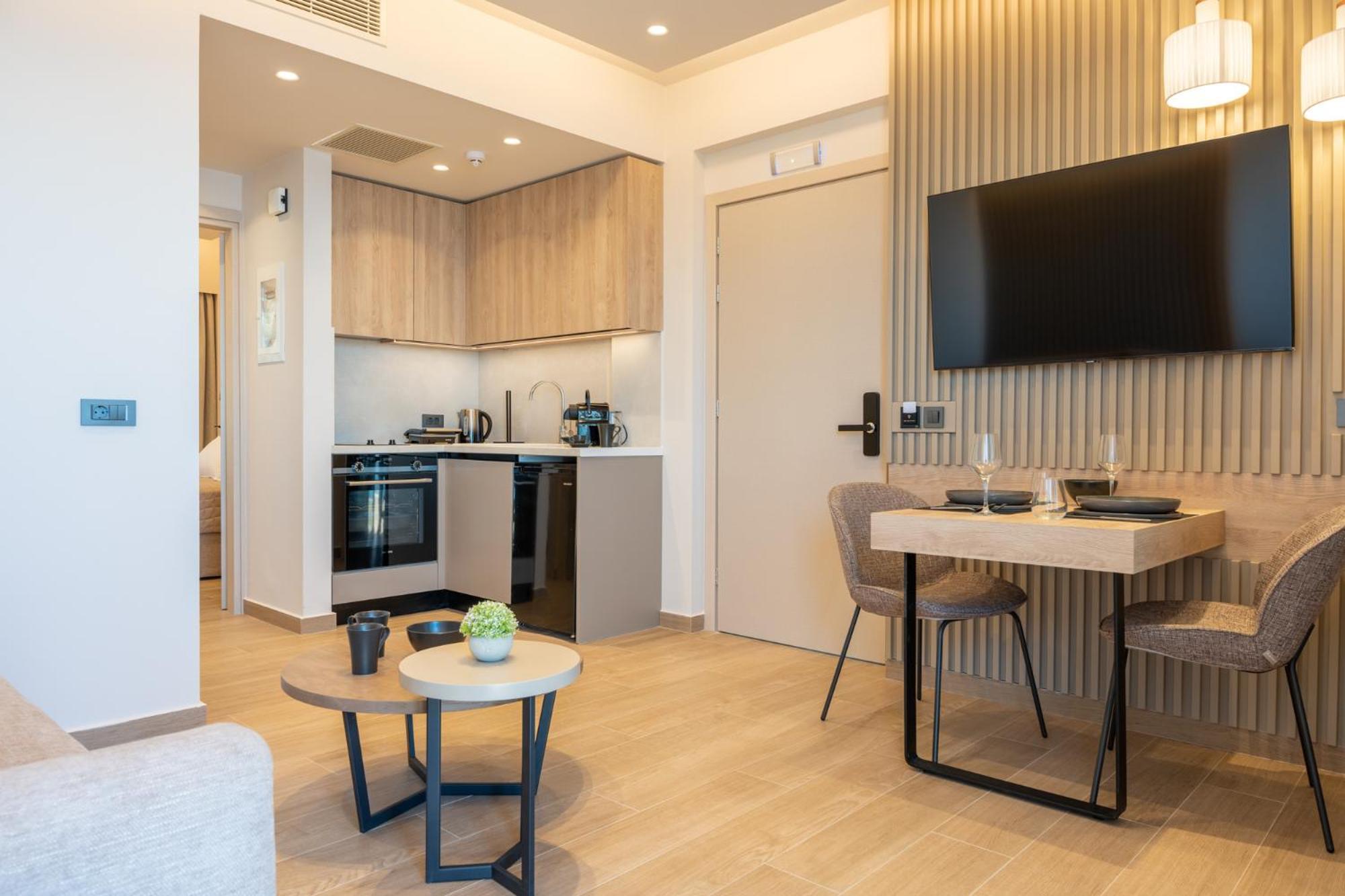 Esthisea Suites Каламата Экстерьер фото