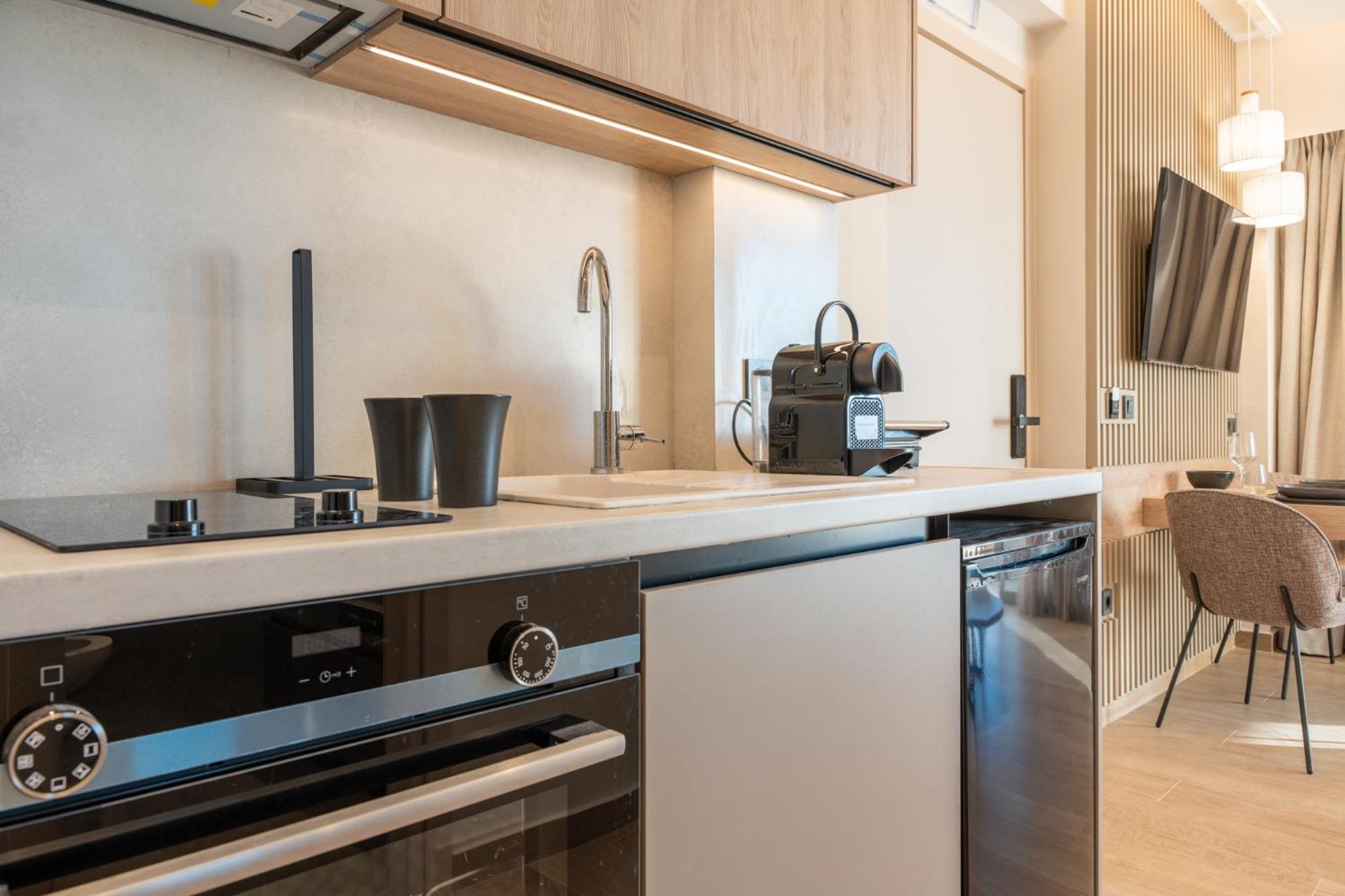 Esthisea Suites Каламата Экстерьер фото