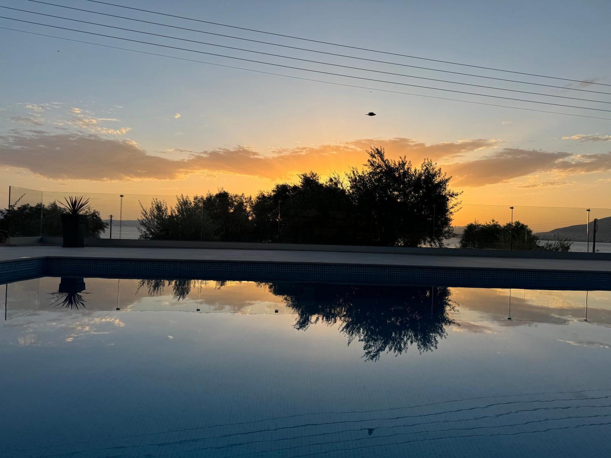 Esthisea Suites Каламата Экстерьер фото